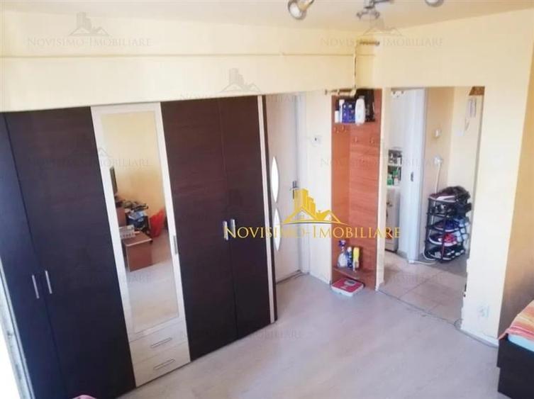Apartament cu 4 camere decomandat în Mihai Bravu