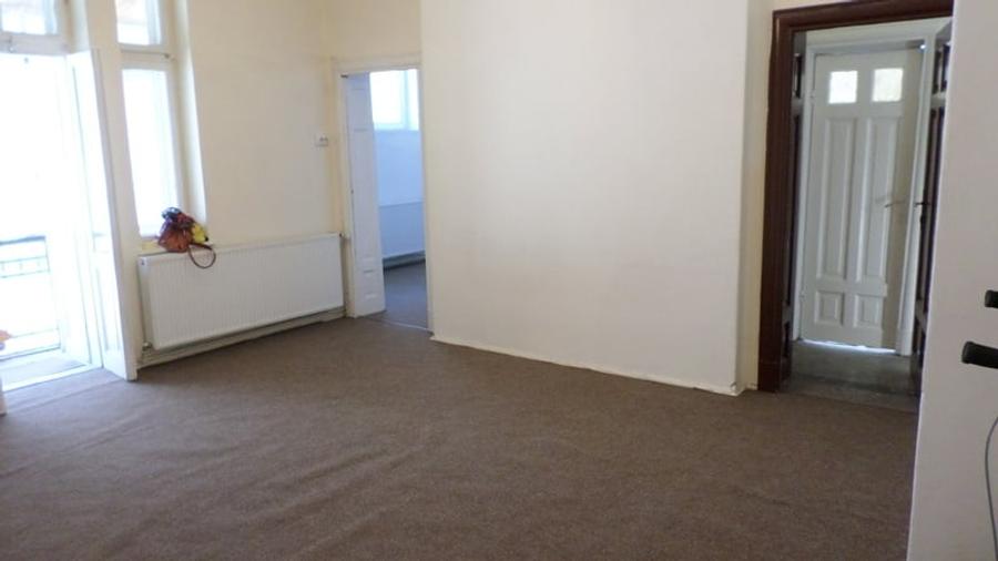 Apartament cu 2 camere semidecomandat în Victoriei