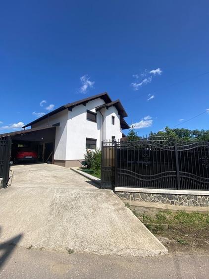 Casă cu 4 camere în Brebu