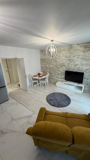 Apartament cu 3 camere decomandat în Vest