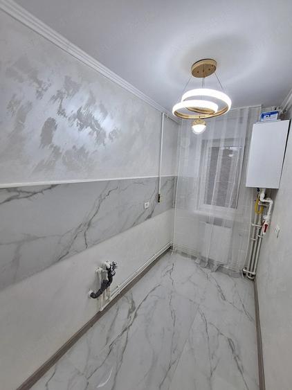 Apartament cu 3 camere semidecomandat în Tomis Nord