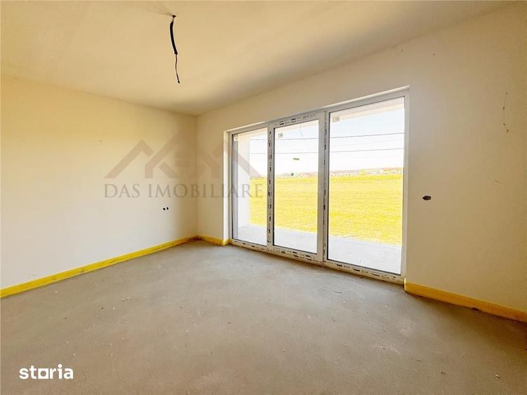 Casă cu 6 camere cu Teren 460 Mp în Recea