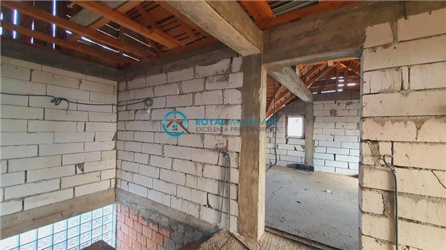 Casă individuală cu 6 camere cu Teren 422 Mp în Păulești