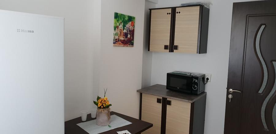 Apartament cu 3 camere decomandat, mobilat în Alexandru Obregia