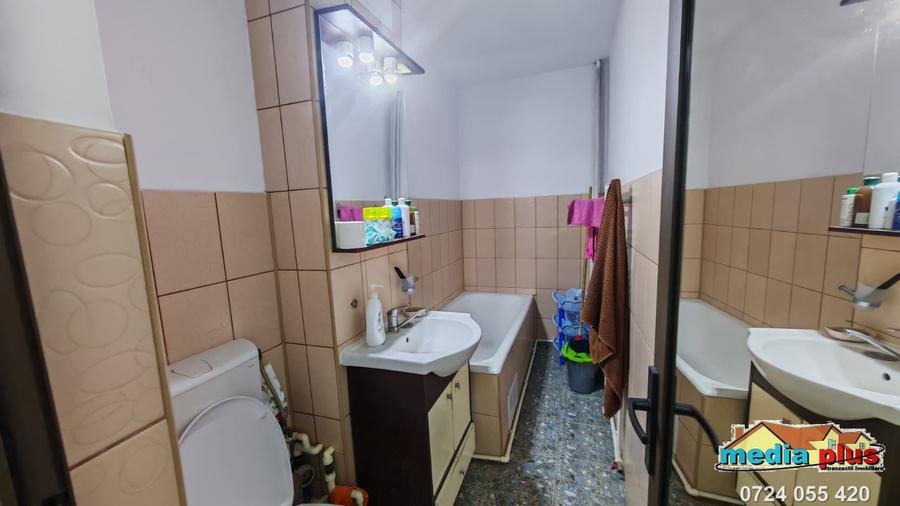 Apartament 2 camere decomandat, 3 balcoane, cartier Port - 5