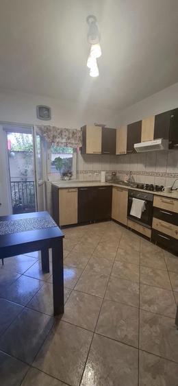 Casă cu 6 camere cu Teren 159 Mp în Andronache