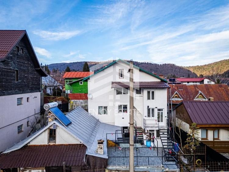 Casă individuală cu 5 camere cu Teren 245 Mp în Gării