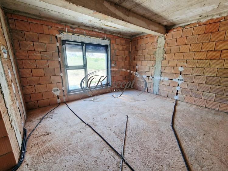 Duplex cu 4 camere cu Canalizare în Borhanci