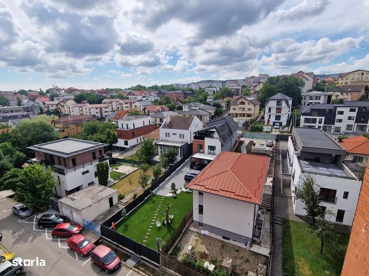 Apartament cu 4 camere în Zorilor