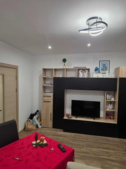 Casă cu 4 camere cu Teren 1171 Mp în Vest
