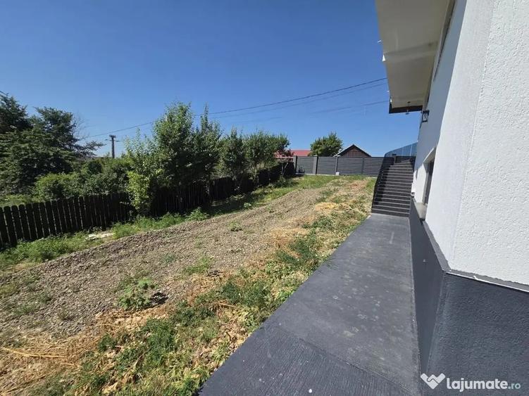 Casă cu 8 camere cu Teren 1500 Mp în Rediu