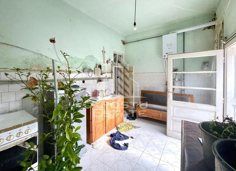 Casă individuală cu 4 camere cu Canalizare în Aradul Nou