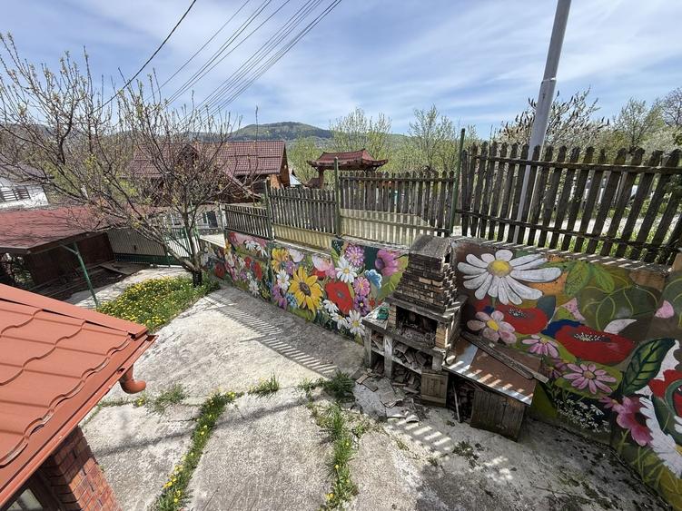 Casă individuală cu 5 camere cu Canalizare în Ghioșești