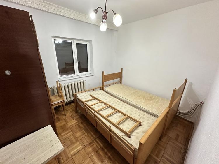 Apartament cu 3 camere decomandat, mobilat în Central