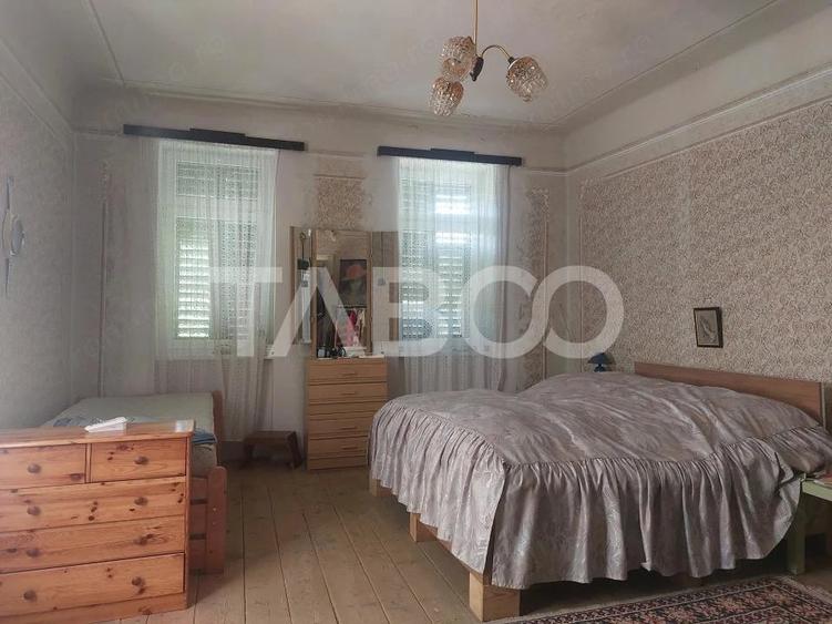 Casa si curte individuala 2 corpuri de casa separate 4 camere gradina - 8