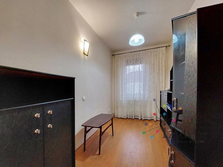 Casă individuală cu 3 camere cu Canalizare în Centrul Civic
