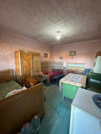 Casă individuală cu 5 camere cu Teren 1900 Mp în Iacobeni