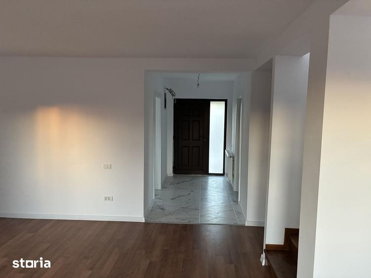 Casă cu 4 camere cu Teren 477 Mp în Central