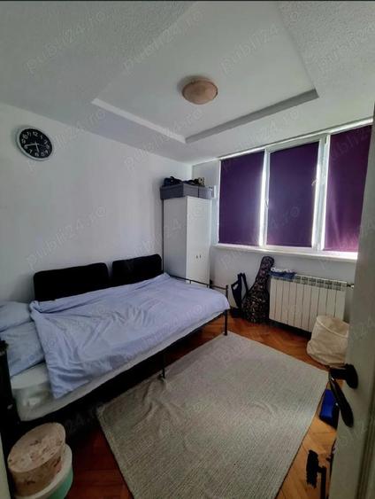 Apartament cu 3 camere semidecomandat în Ferentari