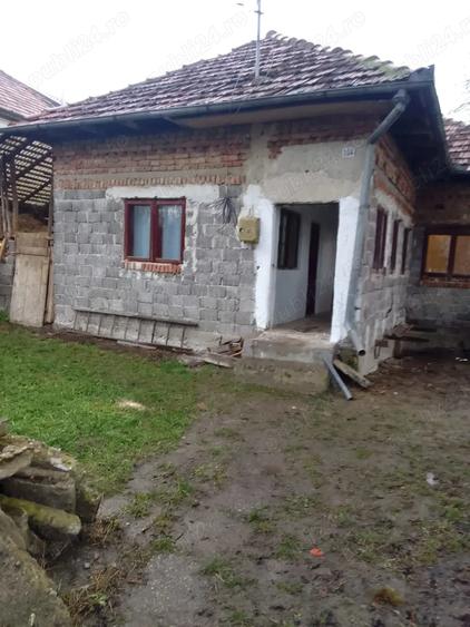 Casă cu 4 camere cu Teren 400 Mp în Malu (Godeni)