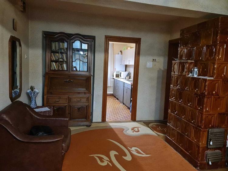 Apartament cu 4 camere decomandat în Central