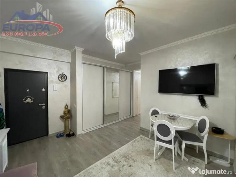 Apartament cu 2 camere decomandat în C5