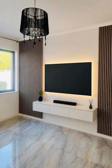 Casă cu 4 camere în Exterior Vest