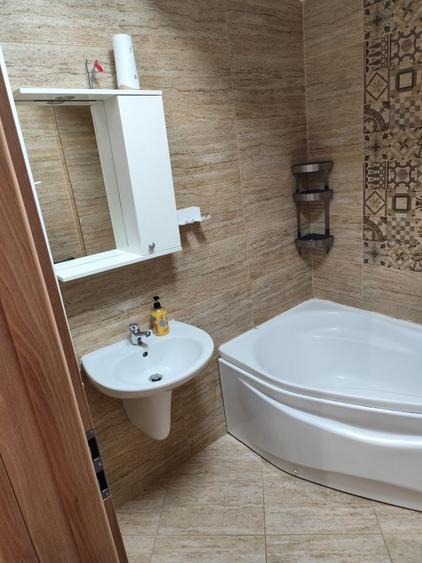 Apartament cu 2 camere semidecomandat în Roșu