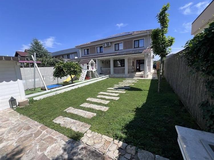 Duplex cu 4 camere cu Teren 280 Mp în Malu Mare