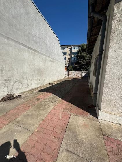 Spațiu comercial, de 94 mp, în Rovine