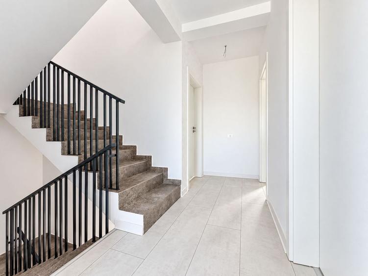 Duplex cu 5 camere cu Canalizare în Aradului