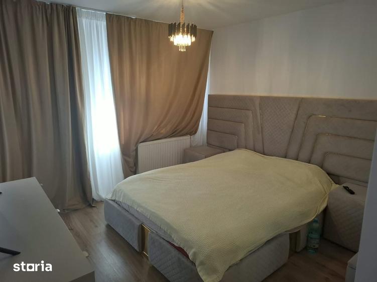 Casă cu 6 camere cu Teren 330 Mp în Moara Vlăsiei
