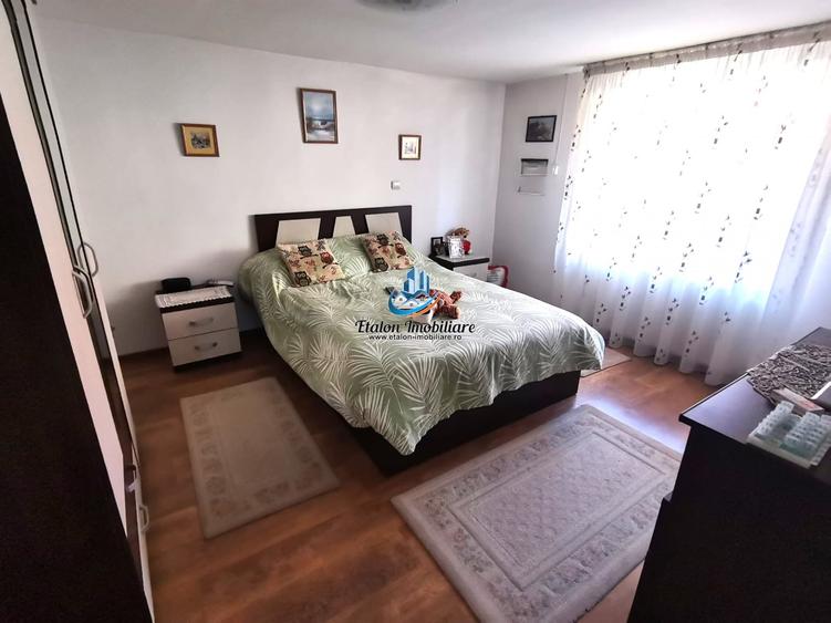 Casă individuală cu 6 camere cu Teren 1000 Mp în Sărata