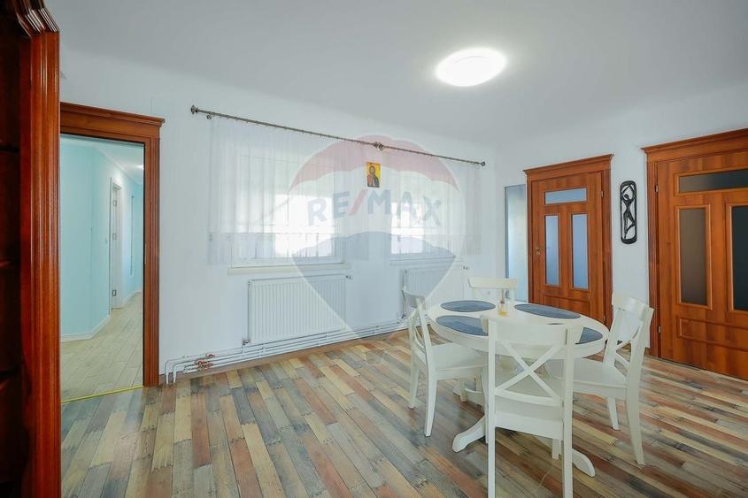 Casă individuală cu 4 camere cu Teren 500 Mp în Salca