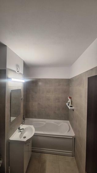 Apartament cu 2 camere semidecomandat în Sânpetru