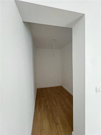 Casă cu 4 camere cu Teren 520 Mp în Valea Adâncă