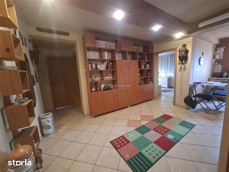 Apartament cu 3 camere decomandat în Ștrand