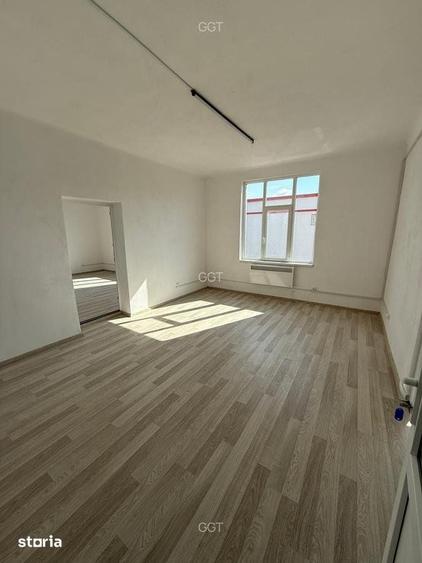 Spațiu comercial, de 1,464 mp, în Central