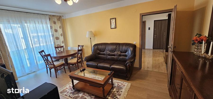 Apartament cu 3 camere semidecomandat în Central