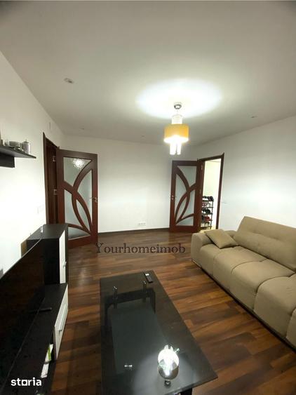 Apartament cu 2 camere semidecomandat în Craiovița Nouă