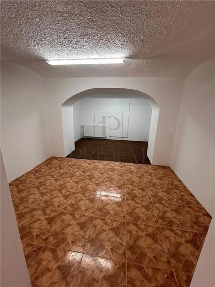 Spațiu comercial, de 100 mp, în Sinaia