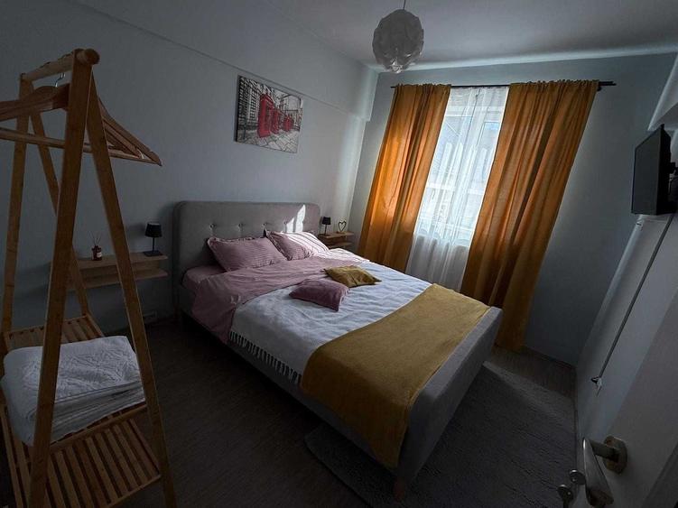 Apartament cu 4 camere decomandat în Central