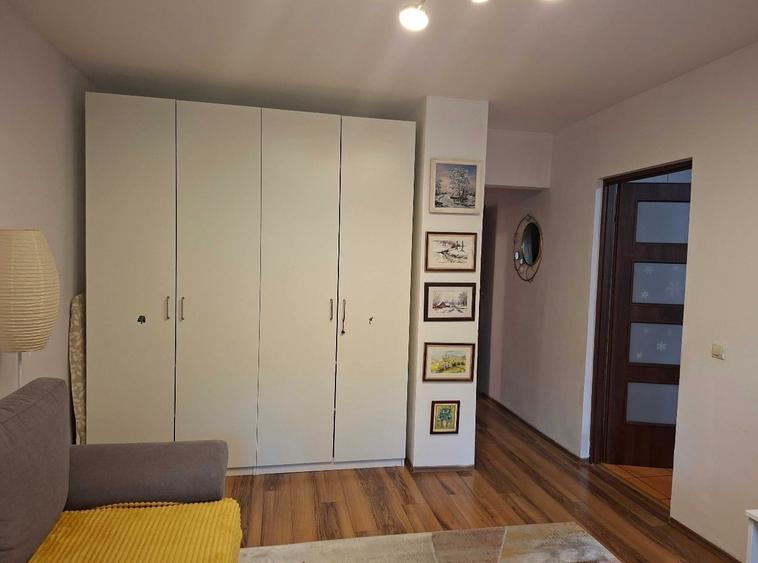 Apartament cu 2 camere semidecomandat, mobilat în Crângași