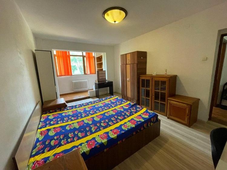 Apartament cu 3 camere decomandat, mobilat în Tătărași