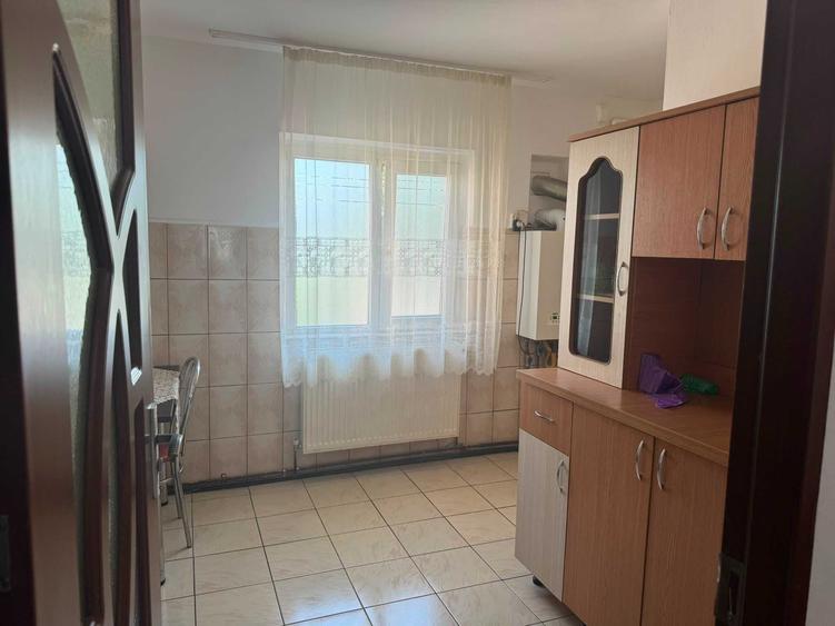 Apartament cu 2 camere decomandat în Micro 6