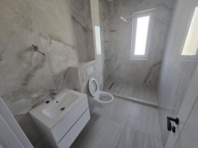 Apartament cu 2 camere decomandat în Giroc