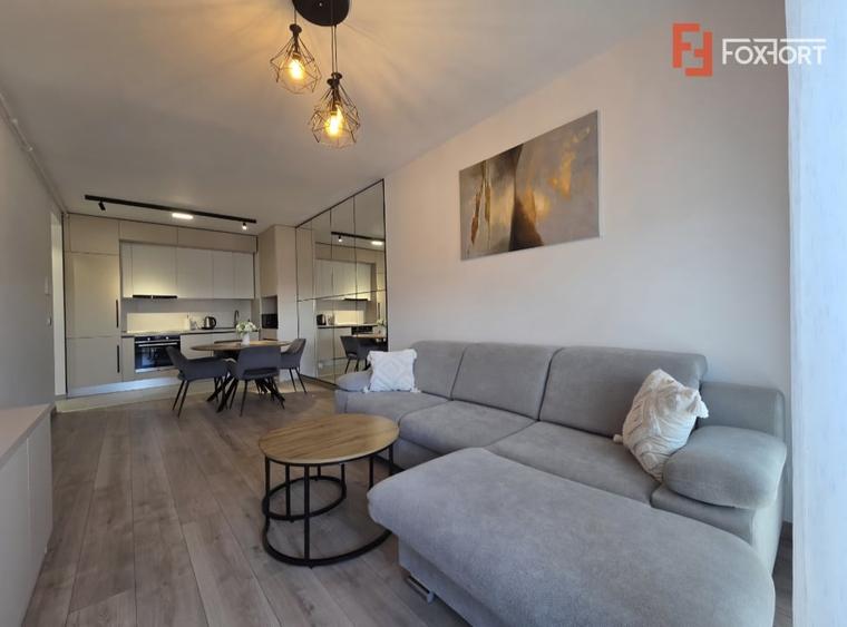 Apartament cu 2 camere semidecomandat, mobilat în Intim