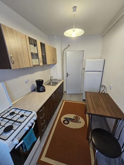 Apartament cu 2 camere decomandat în Vitrometan