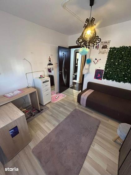 Apartament cu 3 camere decomandat în Central