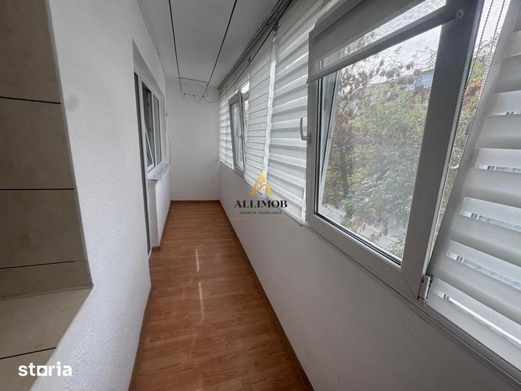 Apartament cu 3 camere în Malu Roșu
